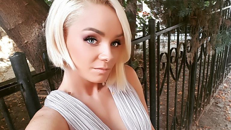 MARIA CONSTANTIN e bolnavă! Vedeta suferă de o afecţiune despre care nimeni nu ştia şi a ajuns la medic