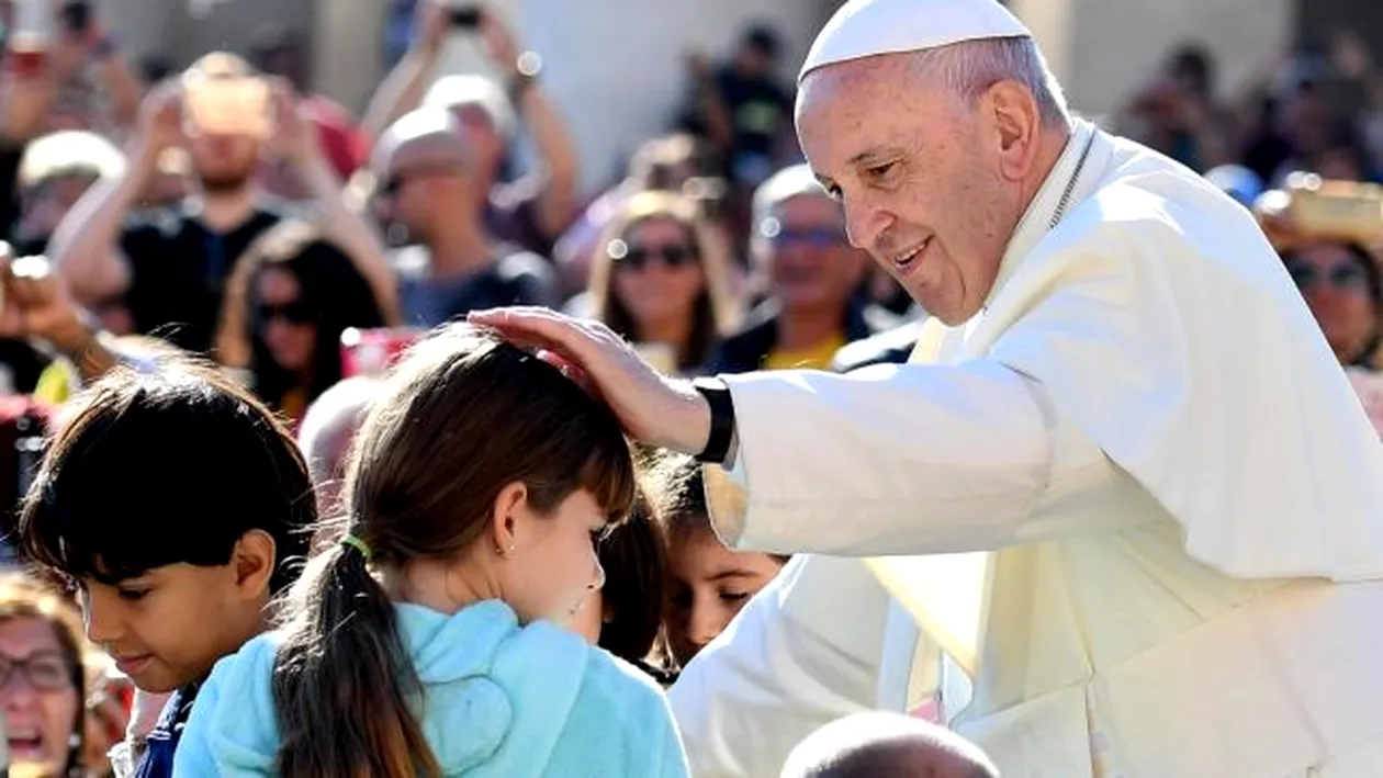 Cu ce ”alai” vine Papa Francisc în România + Mesajul Suveranului Pontif