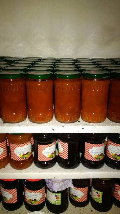 Zacusca şi dulceaţa, produse de bază