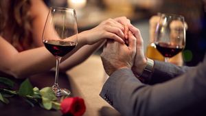 Cât costă o cină romantică de Valentine’s Day în București. Câte sute de lei scoți din buzunar