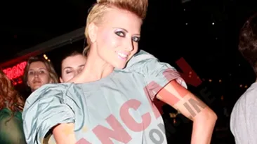 Delia si Corina s-au batut in extravagante!