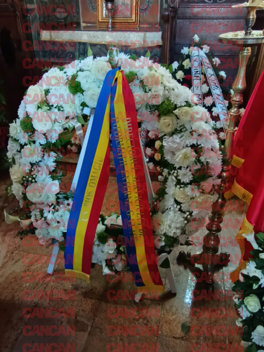 Apropiații au adus coroane funerare la înmormântarea lui Mihai Caraman