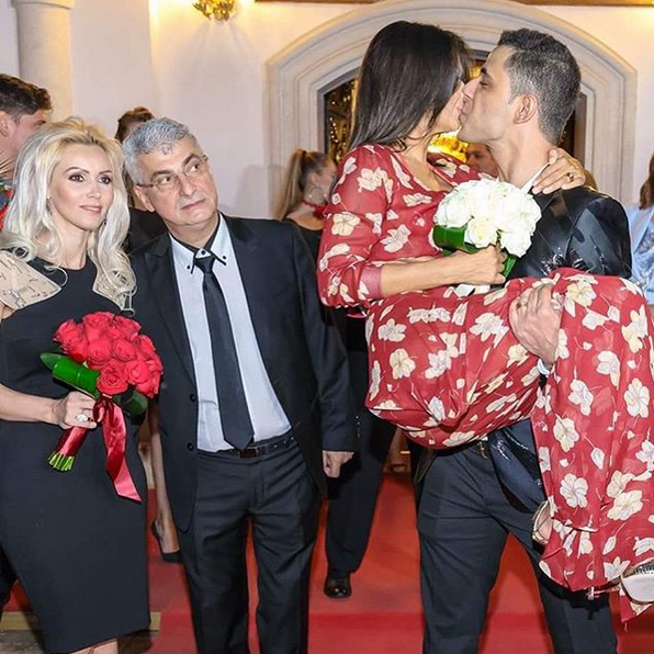 Tabloul complet al nunţii Oanei Zăvoranu cu Alex Ashraf! Bruneta a dezvăluit detalii picante din ziua cea mare. Ce gest a făcut soţul ei în faţa naşului