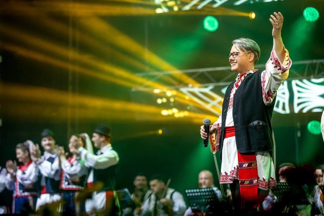 Revelion la Sala Palatului cu Fuego și Fratii Advahov, la TVR 2!