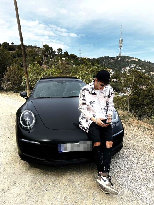 Albert are o pasiune pentru mașinile valoroase (Foto: Instagram)