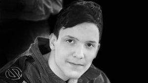 Cine era, de fapt, Alexandru, tânărul peste care a căzut un copac în timp ce mașina era în mers. A murit la doar 14 ani
