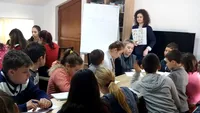 Olimpica la engleză face voluntariat. E profesoară la 16 ani pentru copiii dintr-un sat din Teleorman!