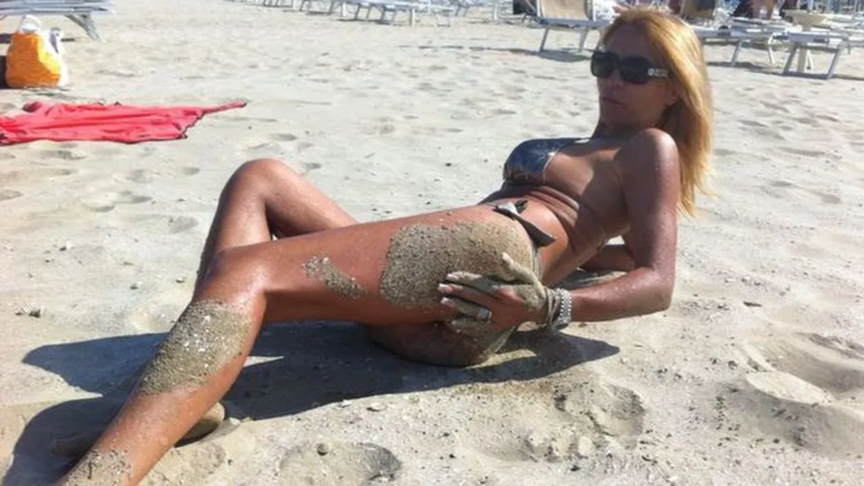 Atentie, imagini interzise cardiacilor! Cele mai sexy concurente de la Masterchef, aproape dezbracate la plaja! Care-i mai buna?