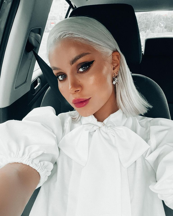 Uite ce sexy graviduță este Alina Ceușan! Fotografia care i-a cucerit pe fani