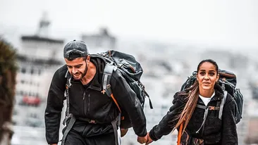 Ștefania de la Asia Express, apariție fierbinte pe internet. A ieșit din baie și s-a fotografiat fără haine