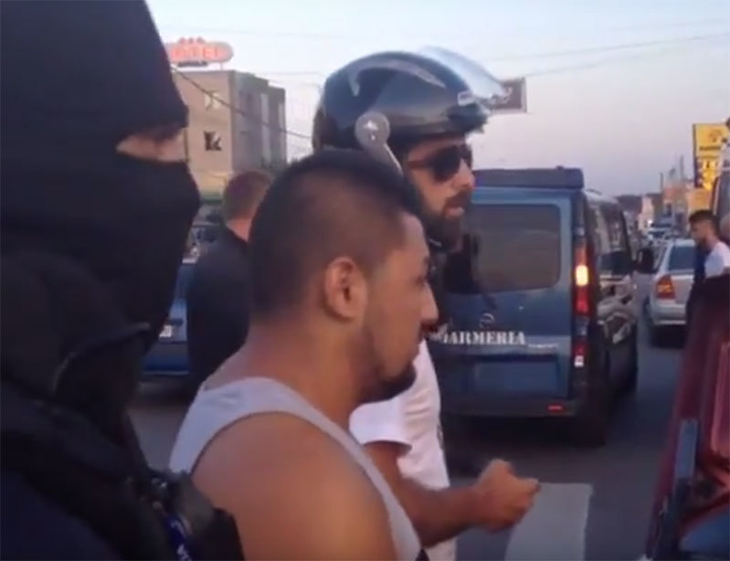 Trei romi, bătuţi măr de un fost lupător K1! Bărbatul, aflat pe motocicletă, a fost şicanat în trafic şi…