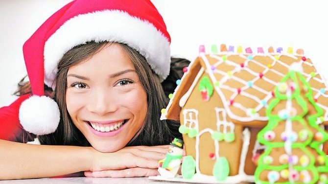 O surpriza de proportii pentru intreaga familie, de Anul Nou! Casuta din turta dulce