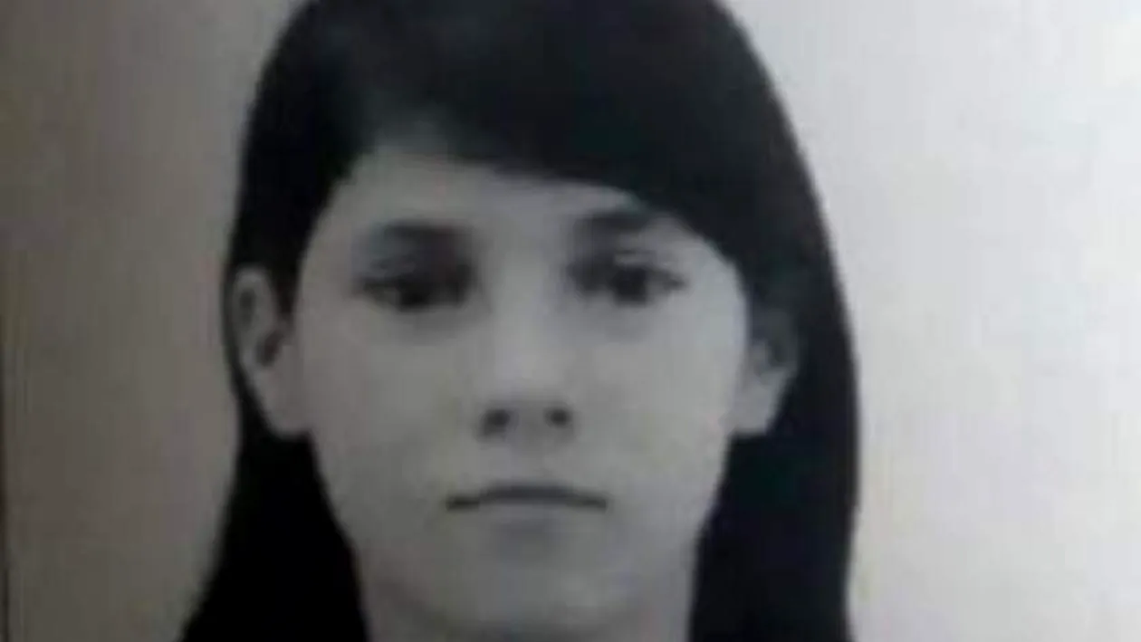 O fată de 16 ani, din Lugoj, a dispărut după orele de curs! Ramona a fost dată în urmărire