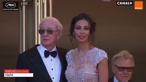 Madalina Ghenea, SENZATIE pe covorul rosu de la Cannes! Bruneta a stralucit intr-o rochie creata de Cristina Savulescu