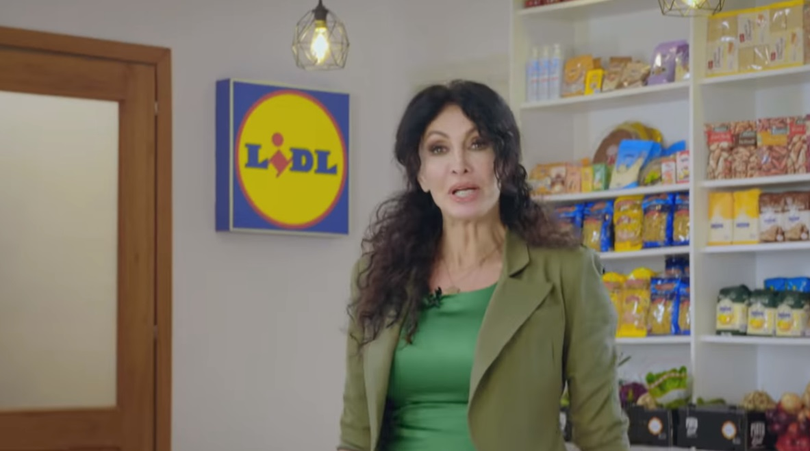 Câți bani a primit Mihaela Rădulescu pentru reclama în care apare alături de Andrei Aradits și Florin Dumitrescu