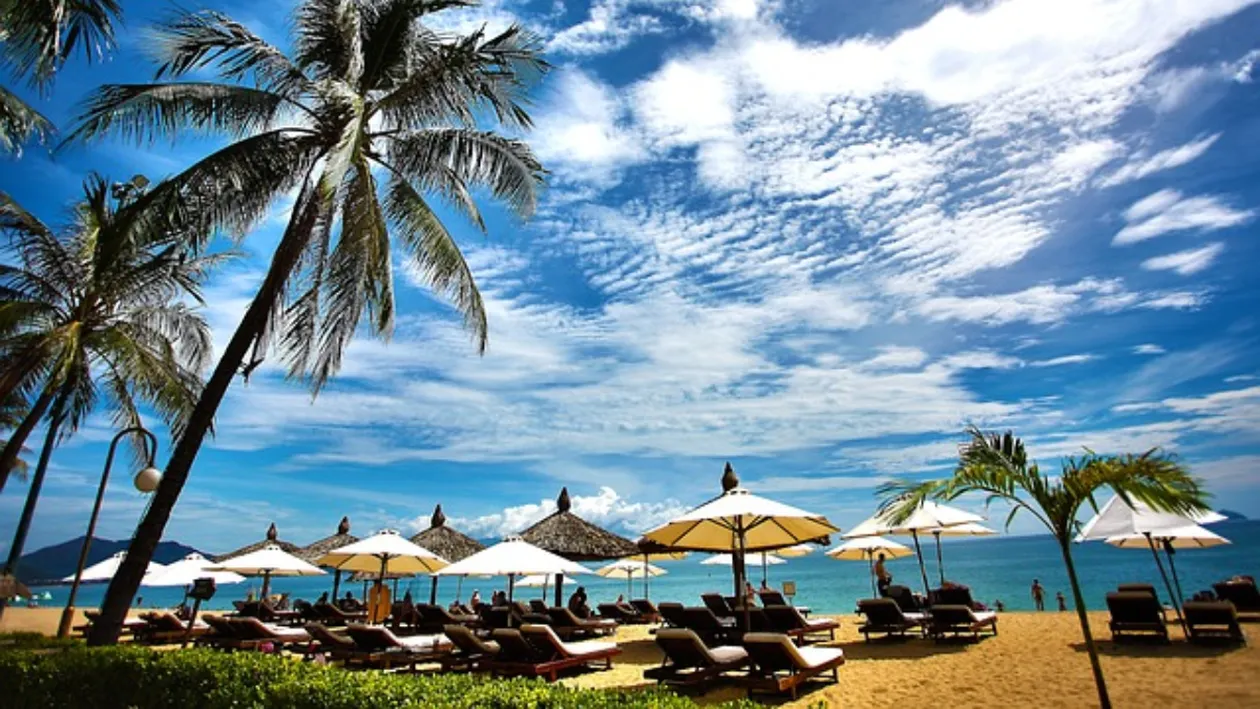 Cu ce amendă uriașă te poți alege dacă dai muzica tare pe plajă. Noua lege impusă într-o țară europeană i-a șocat pe români