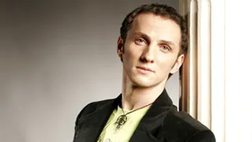 Mihai Traistariu continua razboiul! Nu trebuia sa vorbesc cu Maria Ciobanu ca sa-i cant piesa. Artista ii raspunde: Sa o cante ca Maria Lataretu, nu ca mine