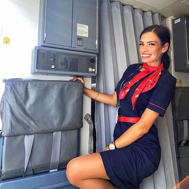 Denisa, stewardesa sexy / Sursă foto: Instagram