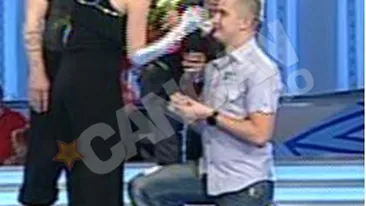 Ziua nuntilor! Prietenul Alinei, partenera lui Piersic Jr, a cerut-o de sotie in direct!