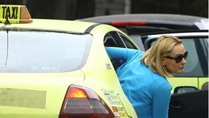Cât a lăsat bacșiș Andreea Esca unui taximetrist, pentru o cursă de 6 lei, în Mamaia. "Nu mi-a venit să cred!"