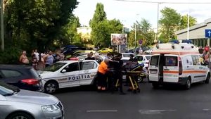 Gestul extrem al unui hoț prins la furat într-un magazin din Iași: și-a tăiat venele, de față cu clienții