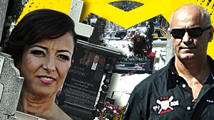 Am fotografiat-o pe văduvă plângând la mormântul celebrului Fane Spoitoru!