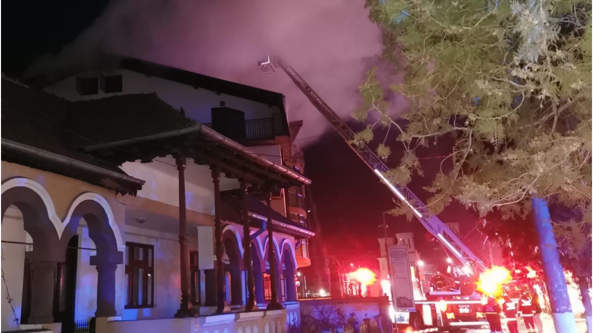 După tragedia de la Ferma Dacilor, o altă pensiune a izbucnit în flăcări. O persoană a murit într-un incendiu la Călimănești