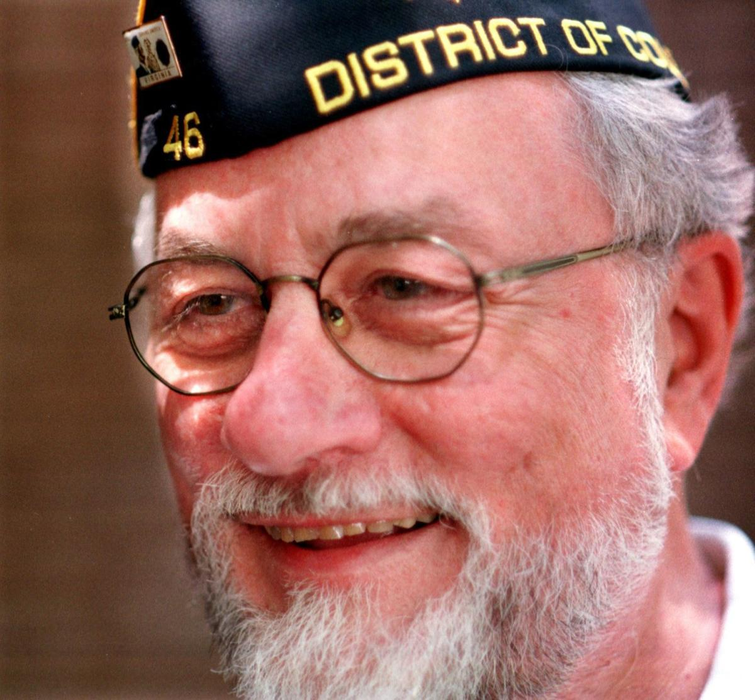 Adrian Cronauer a murit la 79 de ani. Legătura dintre celebrul crainic de radio și Robin Williams
