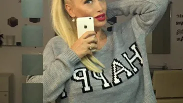 SIMONA TRAŞCĂ, la moaştele Sfintei Parascheva! Ce i s-a întâmplat blondei:,,Făceam curăţenie la lumânări…‘’