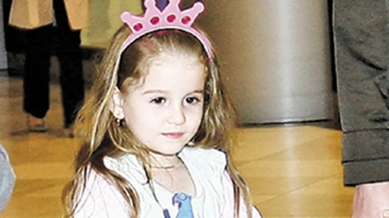 Irina spune oricui, inclusiv bunicii din Bacau, ca Monica nu mai pleaca: Mami ramane in Romania pe vecie!