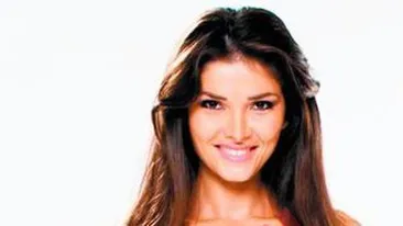 Alina Puscas petrece Revelionul pe plaja, in Filipine!