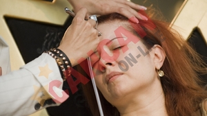 Catinca Roman a renuntat la botox! Isi intinde fata cu aparatul Madonnei