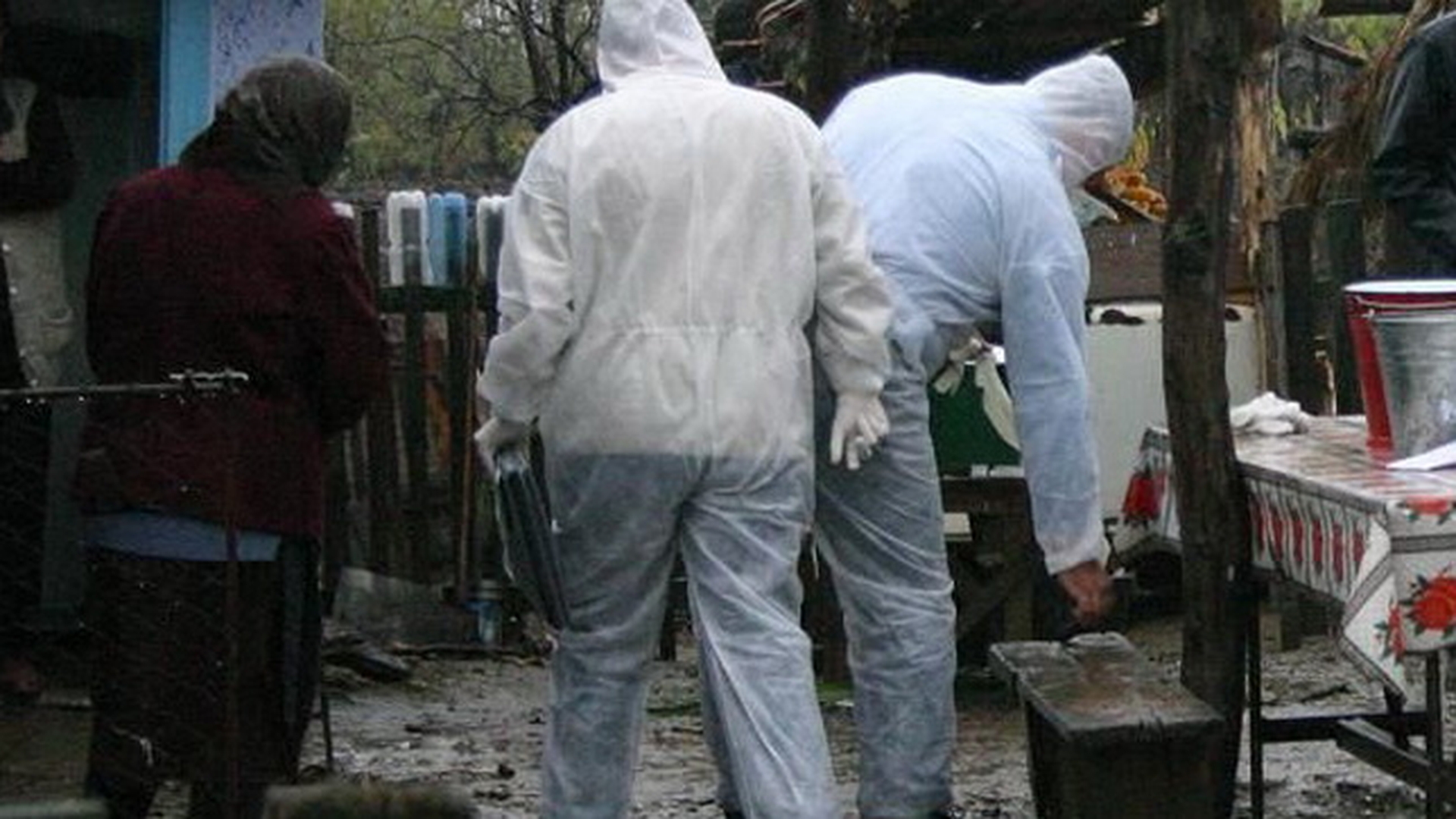 Crima INGROZITOARE in Mehedinti! Un tanar si-a impuscat mortal iubita, apoi s-a sinucis cu aceeasi arma
