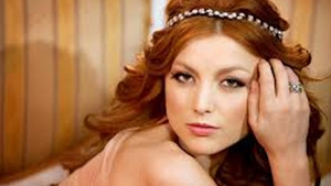 Transparenta si fara lenjerie intima! Rochia care a lasat putin de imaginat fanilor! Cum s-a fotografiat Elena Gheorghe