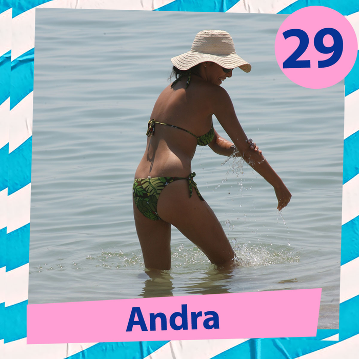 Top 30 vedete care se hârjonesc în apă în cele mai sexy poziții. Ce locuri ocupă Ramona Olaru, Antonia ori Gina Pistol între “Reginele Splash-urilor”