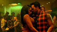 A cucerit toata lumea cu melodia Despacito, dar puţini ştiu cum arată soţia lui Luis Fonsi! E o blondă superbă cu forme apetisante 