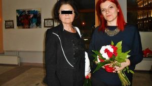 Directoarea Liceului de Artă din Focşani a demisionat, după ce au apărut poze cu ea goală alături de un elev
