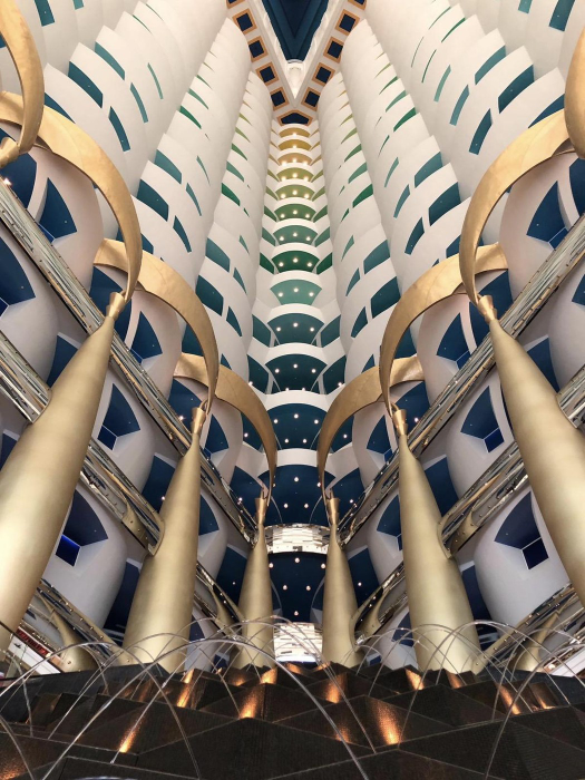 Hotelul Burj Al Arab din Dubai. Foto: Profimedia
