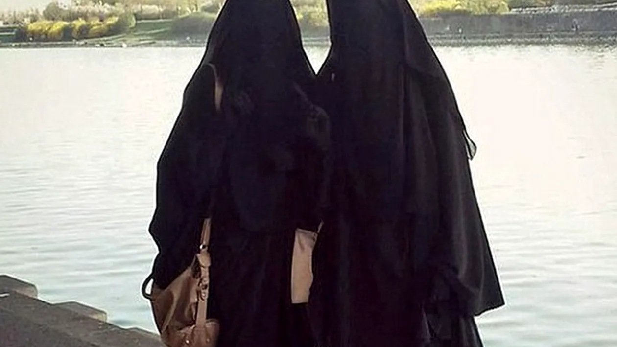 Doua fete au fugit din Austria sa se marite cu teroristi ISIS si au sfarsit tragic! Ce s-a intamplat cu adolescentele!