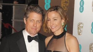Soţia actorului Hugh Grant a fost răpită în Paris!