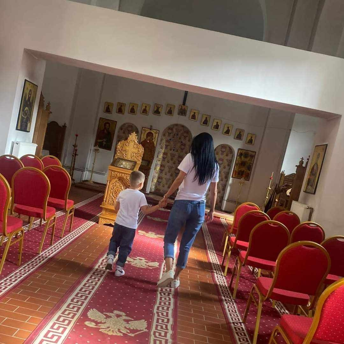Ce a apărut peste sicriul Denisei, escorta ucisă de un criminal în serie! Rudele ei nu au mai văzut așa ceva
