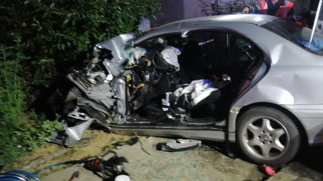 Tragedie în Bistrița-Năsăud! Un bărbat a murit, iar soția și cei trei copii au ajuns la spital în urma unui accident grav