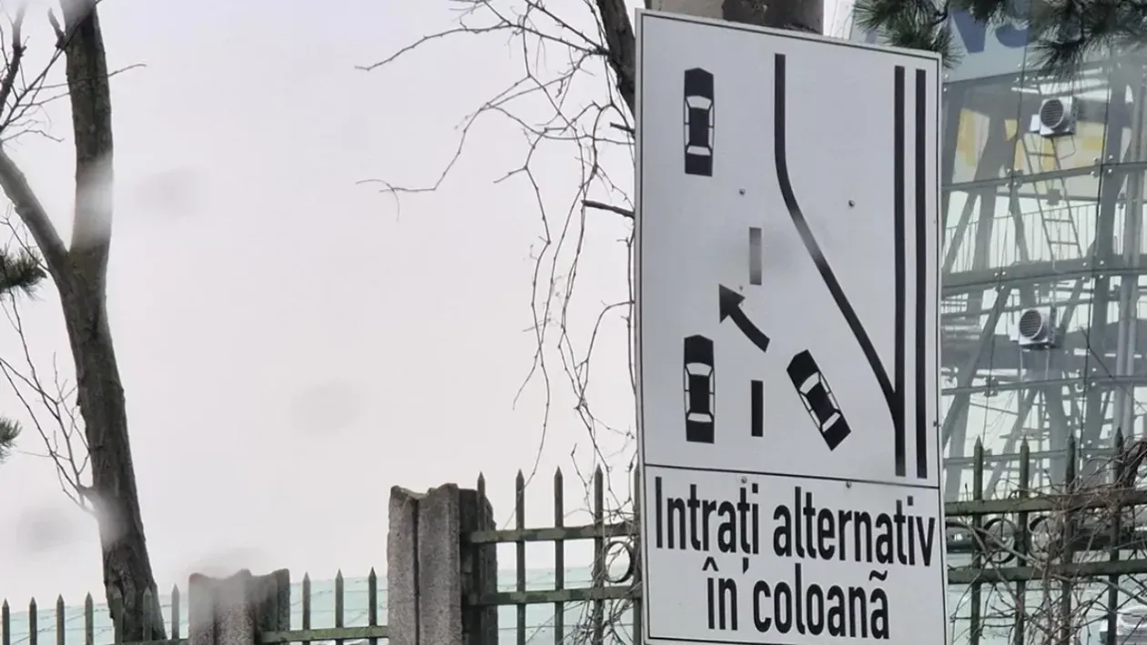 Noul indicator auto din România provoacă confuzie în rândul şoferilor. Ce este şi cum se aplică regula fermoarului corect