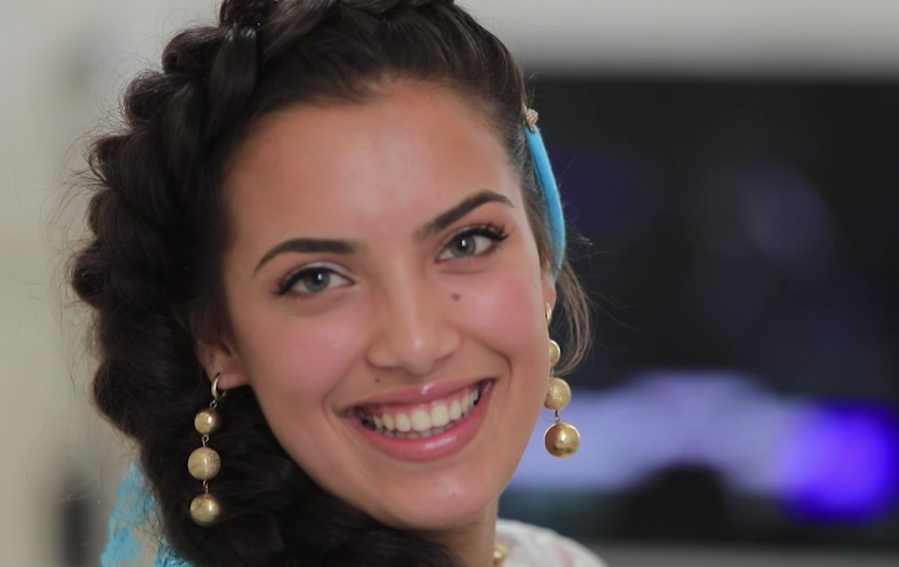 Fata din neam de căldărari care a cucerit juriul „X Factor“ avut parte de o nuntă ca în poveşti în urmă cu opt luni! Uite cum a arătat în rochie de mireasă