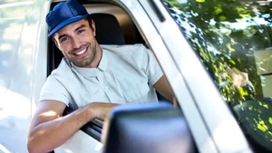 Ce salariu are un șofer la o firmă de distribuție sau curierat. Ce bacșiș face zilnic