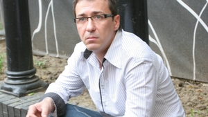 Pe Chilian il 'iubeste" femeile si e "modest" rau: "Eu sunt doar o biata victima". Vezi aici cum se lasa artistul cucerit