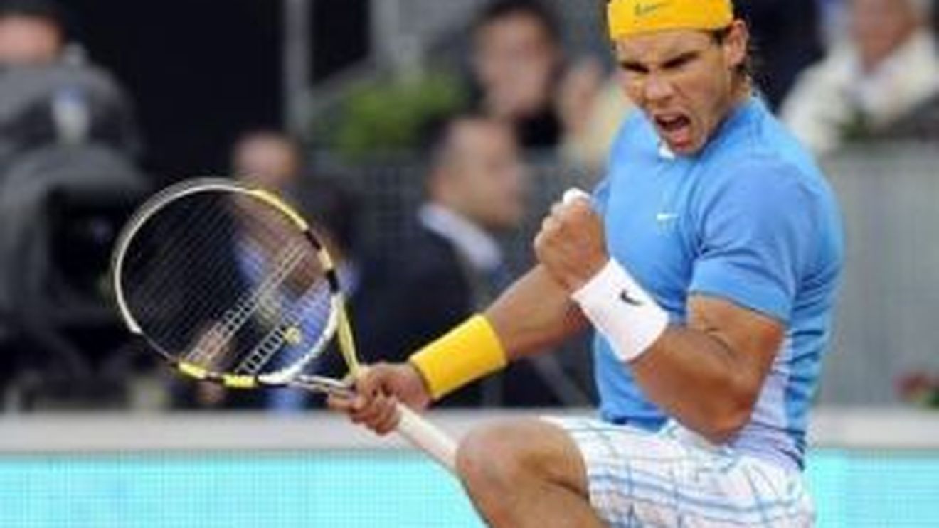 VIDEO Nadal l-a invins pe Federer la Madrid, devenind primul jucator care a castigat cele 3 turnee inainte de Roland Garros