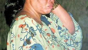 Sotie de diplomat - traficanta de tigari