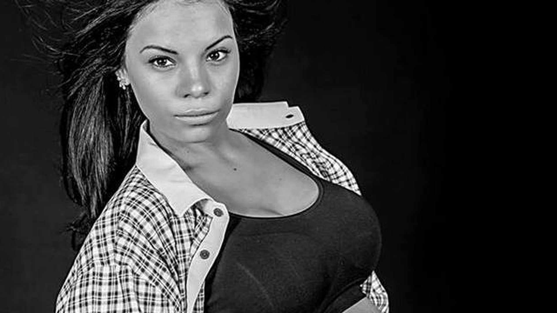 Va mai amintit de Andreea Mocanu, tanara care l-a acuzat pe doctorul Razvan Tranca de viol? Vezi ce face si cum arata acum!
