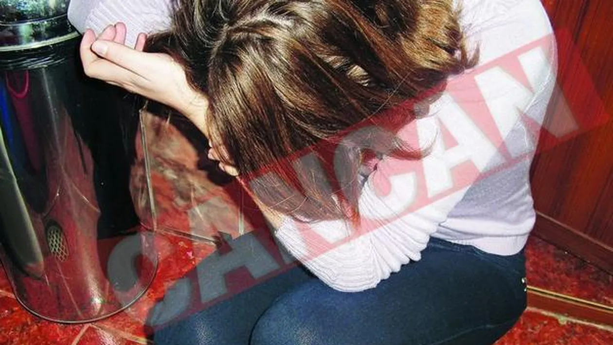 Si-a taiat venele la ora de romana